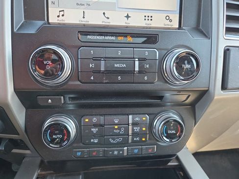 Used 2017 Ford F150 Lariat w/ Equipment Group 502A Luxury AWD/4WD image 19