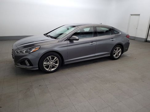 Used 2019 Hyundai Sonata Limited FWD image 2