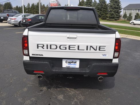 Certified 2026 Honda Ridgeline Black Edition image 6
