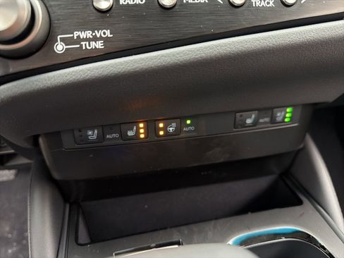 New 2025 Lexus ES 350 w/ Premium Package image 13