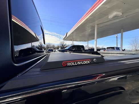 Used 2021 Jeep Gladiator Sport image 11