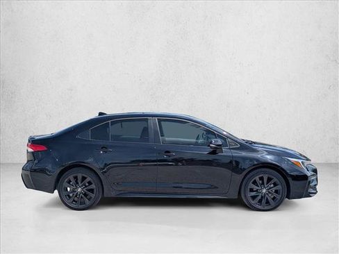 Used 2025 Toyota Corolla SE FWD image 4