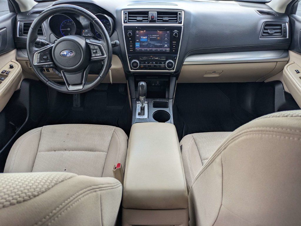 Used 2019 Subaru Outback 2.5i Premium AWD/4WD image 2