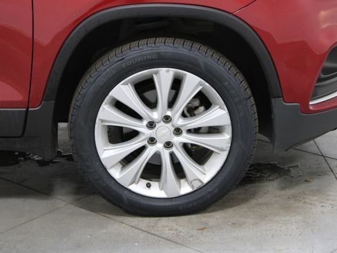 Used 2020 Chevrolet Trax Premier image 12