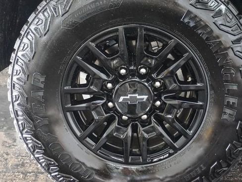 Used 2026 Chevrolet Silverado 2500 ZR2 AWD/4WD image 8