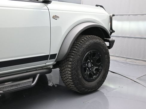 Used 2023 Ford Bronco Wildtrak AWD/4WD image 45