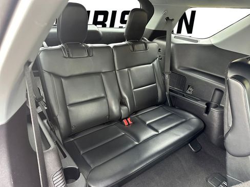 Used 2021 Ford Explorer XLT w/ Equipment Group 202A image 18