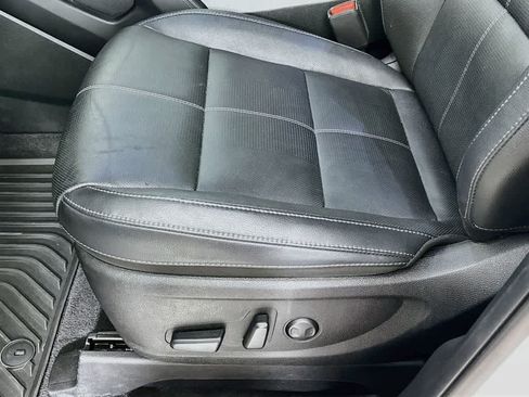Used 2024 Kia Telluride EX w/ EX Captain's Chair Package FWD image 30