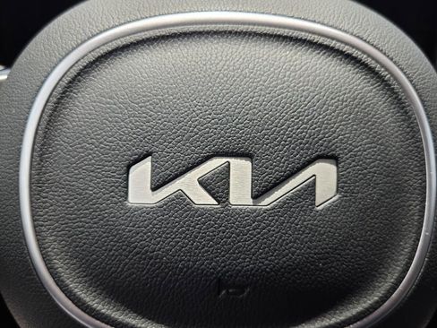 Used 2023 Kia Sorento S w/ Panoramic Sunroof Package AWD/4WD image 29
