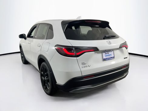 Used 2023 Honda HR-V Sport image 7