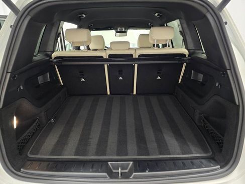 Used 2025 Mercedes-Benz GLB 250 4MATIC image 11