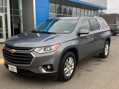 Used 2018 Chevrolet Traverse LT image 1