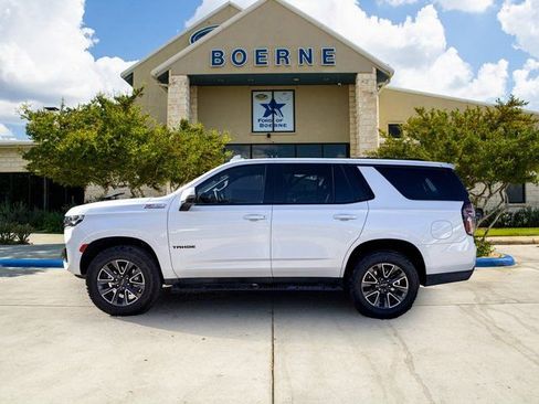 Used 2021 Chevrolet Tahoe Z71 w/ Luxury Package image 2