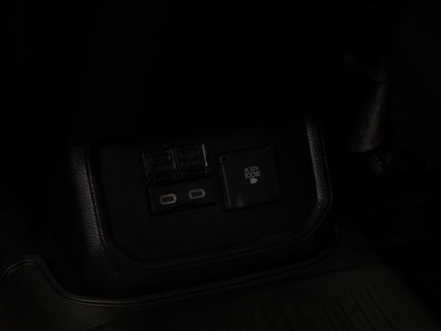 Used 2024 Toyota Highlander Limited image 26