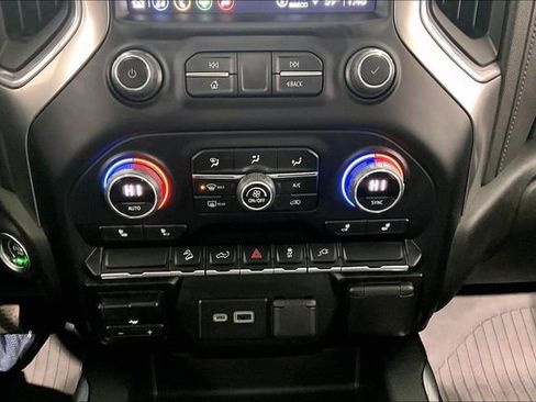 Used 2022 Chevrolet Silverado 1500 LT Trail Boss w/ Convenience Package II image 17