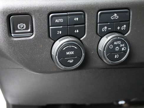 Used 2023 Chevrolet Silverado 1500 LT Trail Boss w/ Protection Package image 5