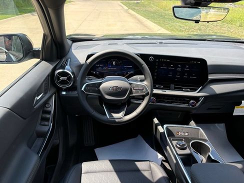 New 2026 Chevrolet Equinox LT w/ Convenience Package II FWD image 50