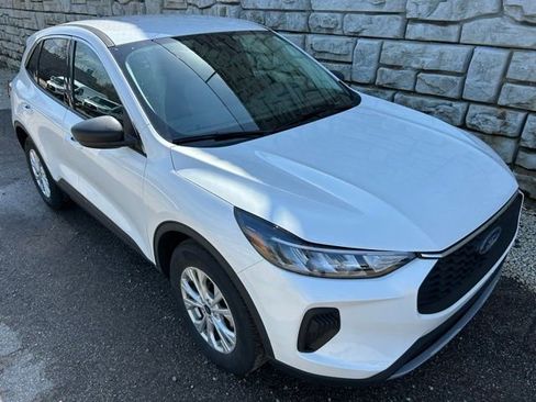 Certified 2023 Ford Escape Active AWD/4WD image 7