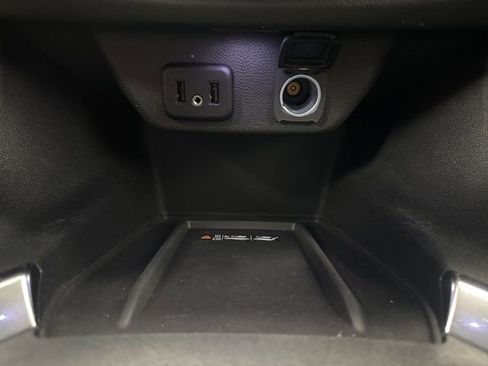 Used 2023 Chevrolet Traverse LT FWD image 18
