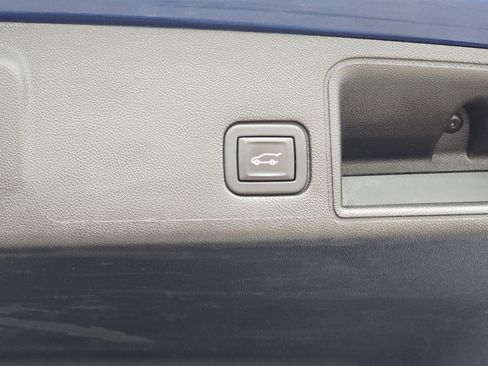 Used 2023 GMC Terrain SLT FWD image 22