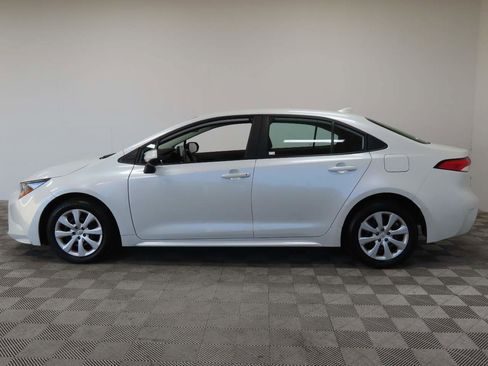 Used 2024 Toyota Corolla LE image 5