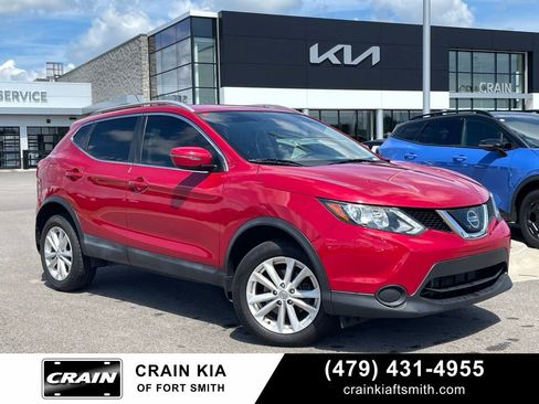 Used 2018 Nissan Rogue Sport SV FWD image 1