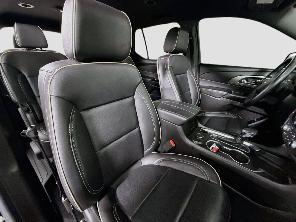 Used 2023 Chevrolet Traverse Premier FWD image 28