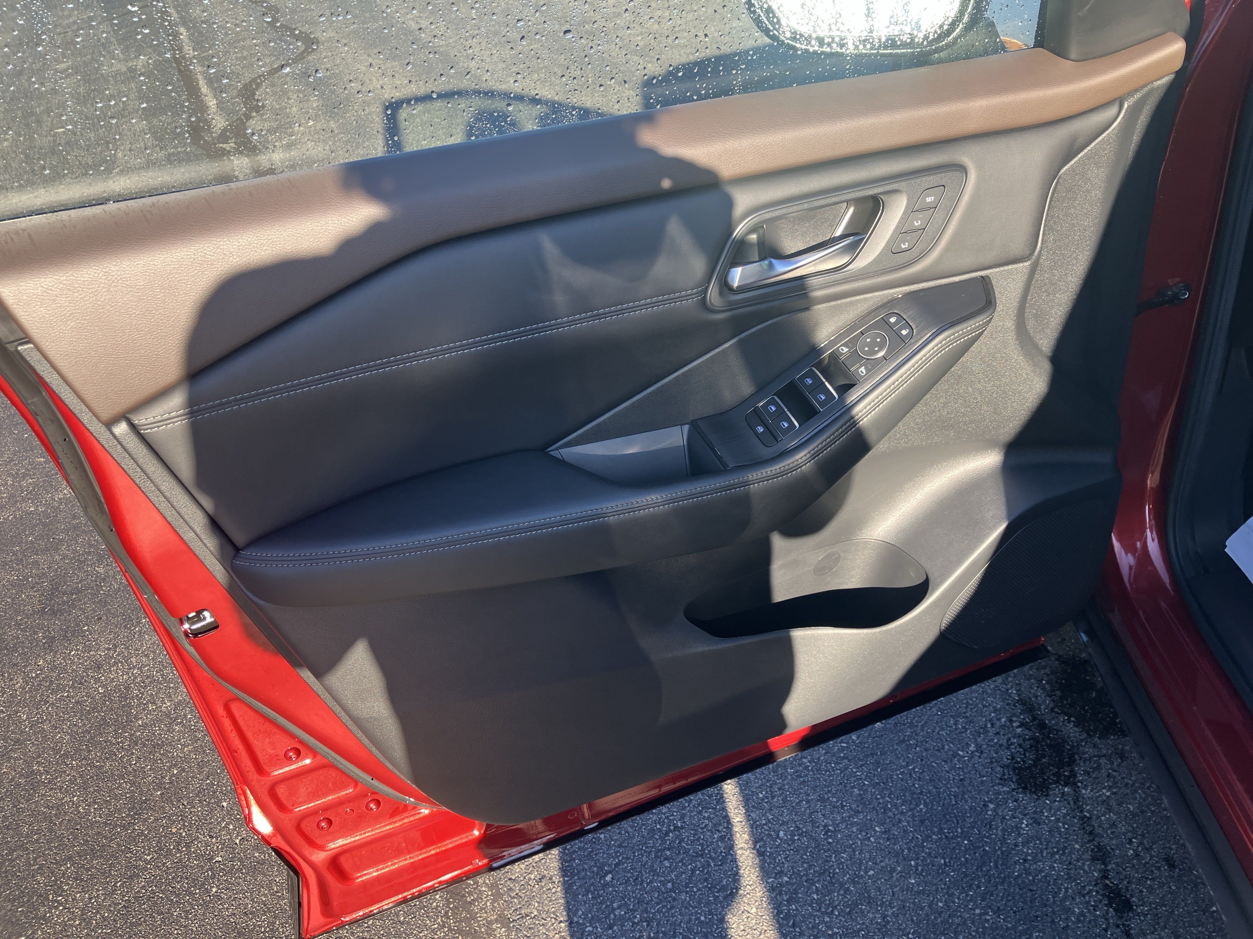Used 2023 Nissan Rogue SL AWD/4WD image 17