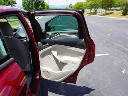 Used 2015 Ford C-MAX SE w/ Equipment Group 201A FWD image 24