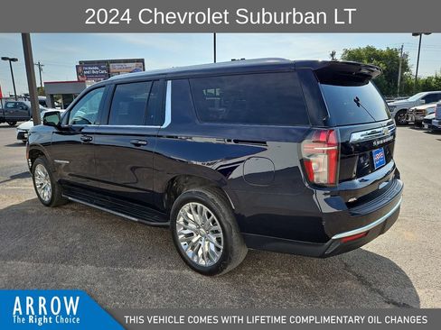 Used 2024 Chevrolet Suburban LT w/ Luxury Package AWD/4WD image 8