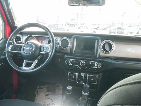 Used 2021 Jeep Wrangler Unlimited Sahara image 12