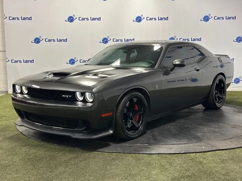 Used 2016 Dodge Challenger SRT Hellcat image 6