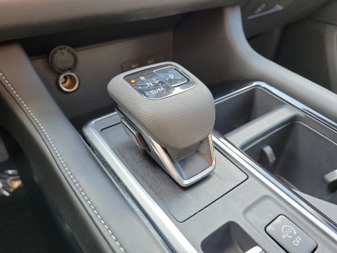 Certified 2025 Nissan Pathfinder SV FWD image 29