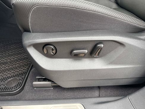 New 2026 Volkswagen Atlas Cross Sport SE image 19