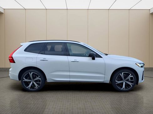 Used 2025 Volvo XC60 T8 Ultra w/ Protection Package Premier image 20