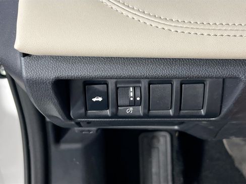 Used 2023 Subaru Legacy Limited AWD/4WD image 10