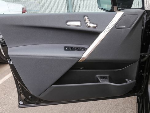 Used 2025 BMW iX xDrive50 w/ Premium Package image 17