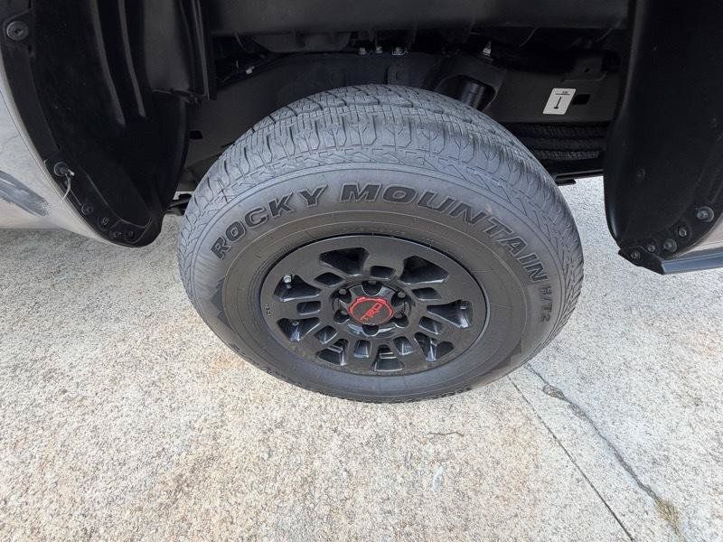 Used 2022 Toyota Tacoma SR5 RWD image 10