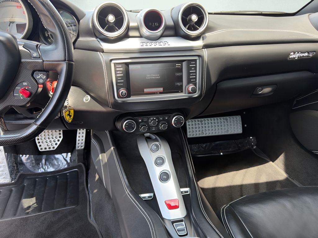 Used 2015 Ferrari California T RWD image 26