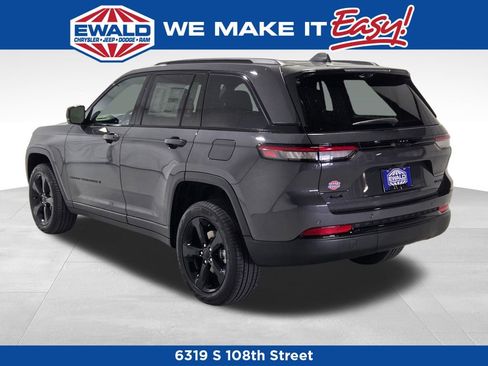 New 2025 Jeep Grand Cherokee Limited w/ Luxury Tech Group II image 19