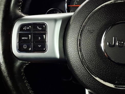 Used 2017 Jeep Wrangler Unlimited Rubicon image 10