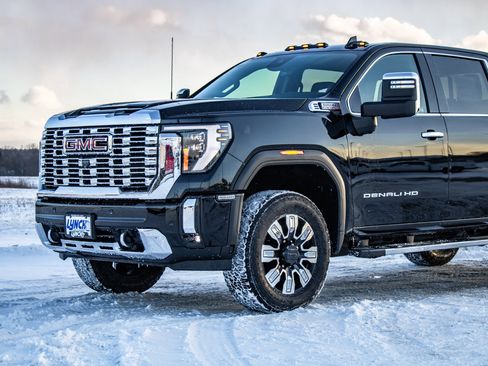 Used 2024 GMC Sierra 2500 Denali w/ Technology Package image 15