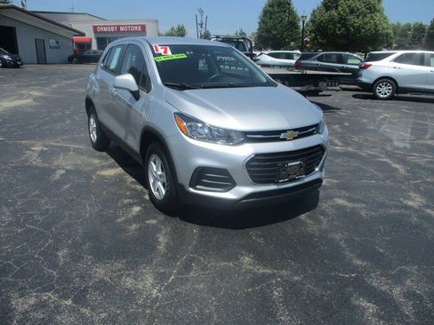 Used 2017 Chevrolet Trax LS AWD/4WD image 5