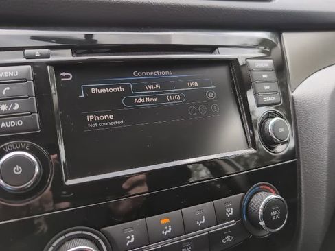 Used 2019 Nissan Rogue Sport S image 17