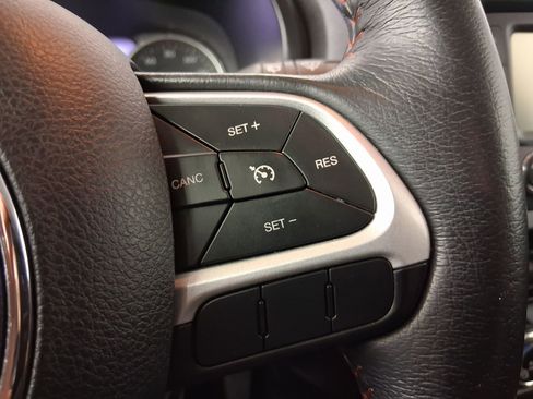 Used 2016 Jeep Renegade Trailhawk AWD/4WD image 26