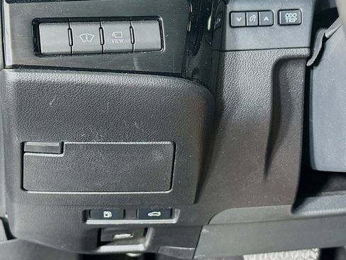 Used 2024 Lexus ES 300h Ultra Luxury w/ Accessory Package (Z1) FWD image 17