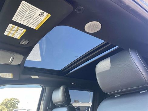 Certified 2022 Ford F150 Lariat w/ Equipment Group 502A High image 18