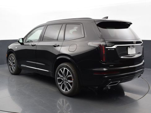 Used 2023 Cadillac XT6 Sport w/ Technology Package AWD/4WD image 3