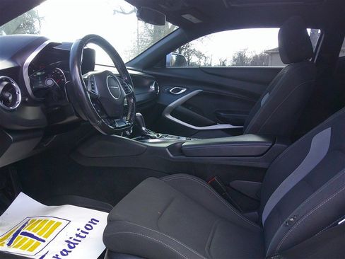 Used 2018 Chevrolet Camaro LT w/ RS Package image 10