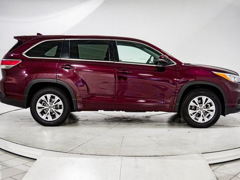 Used 2016 Toyota Highlander Plus FWD image 13